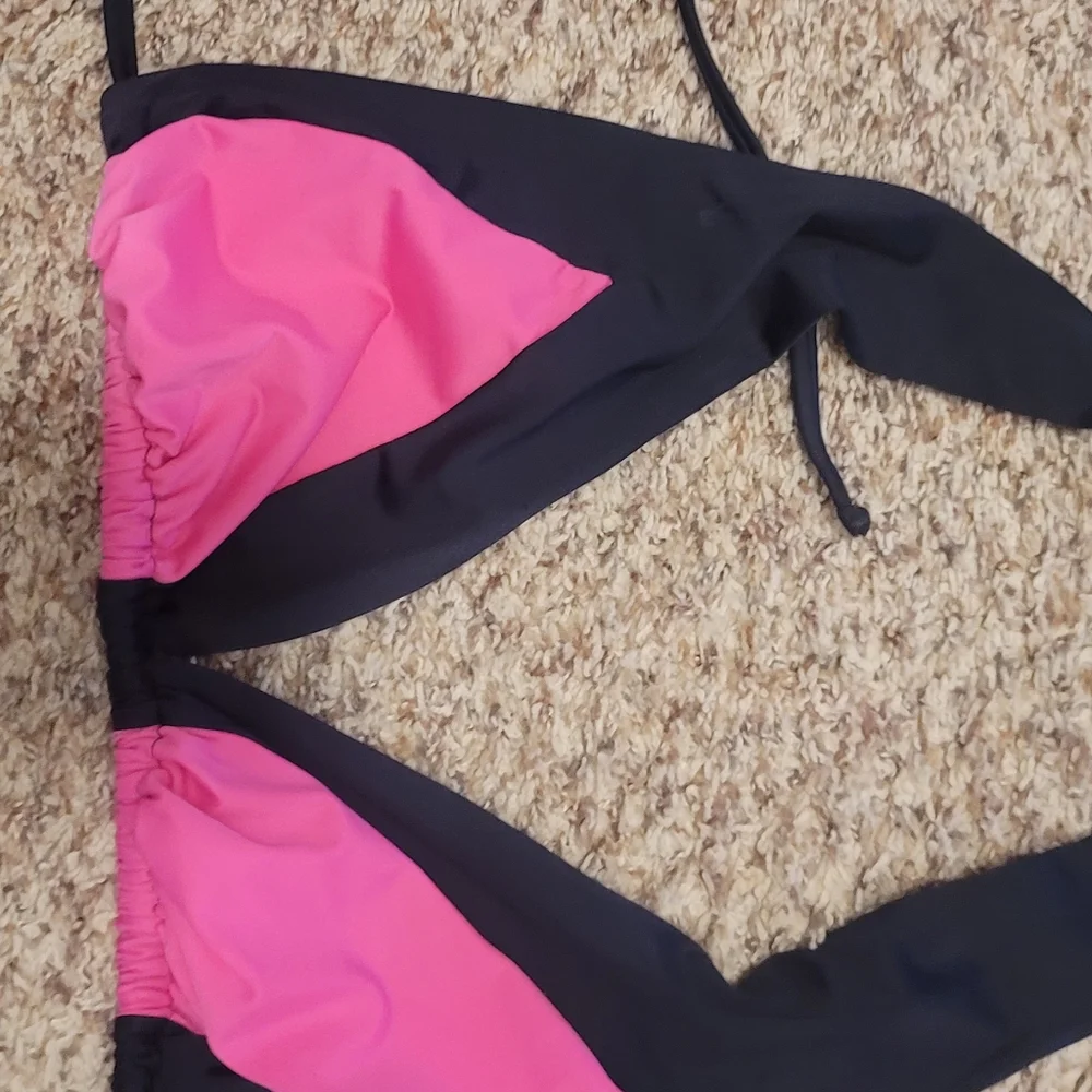 Bikini - Picture 3 of 3